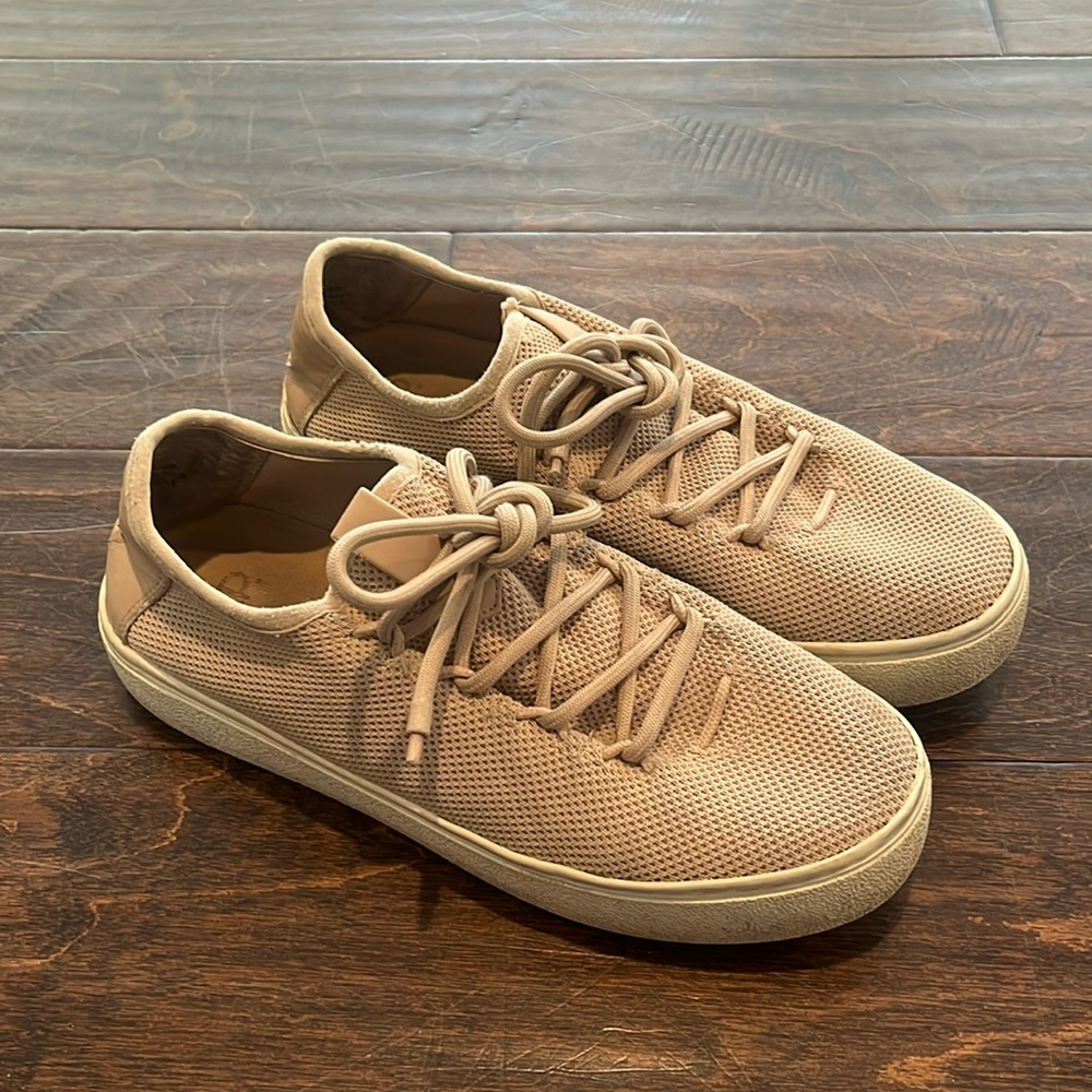 Used women’s sneakers 7.5